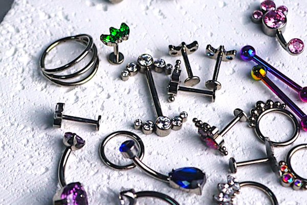 Anodizarea bijuteriilor pentru piercing