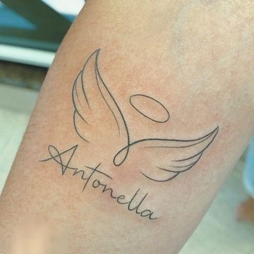 tatuaj cu aripi de înger