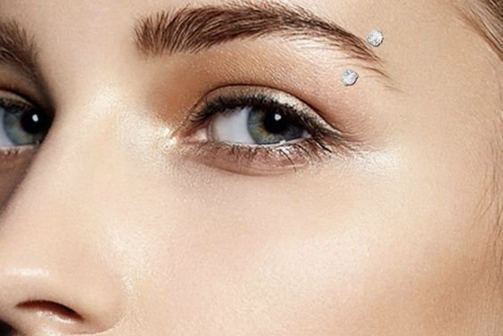 piercing sprâncene